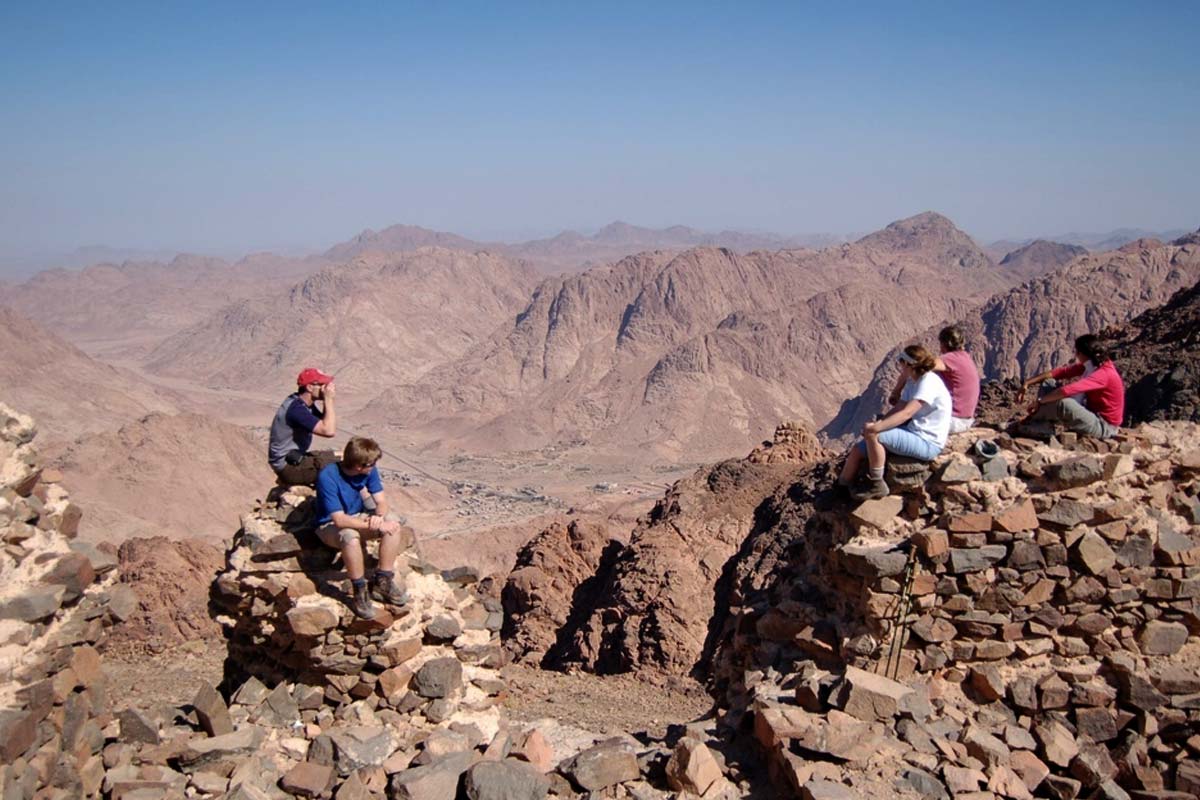 hiking and trekking in the Sinai mountains