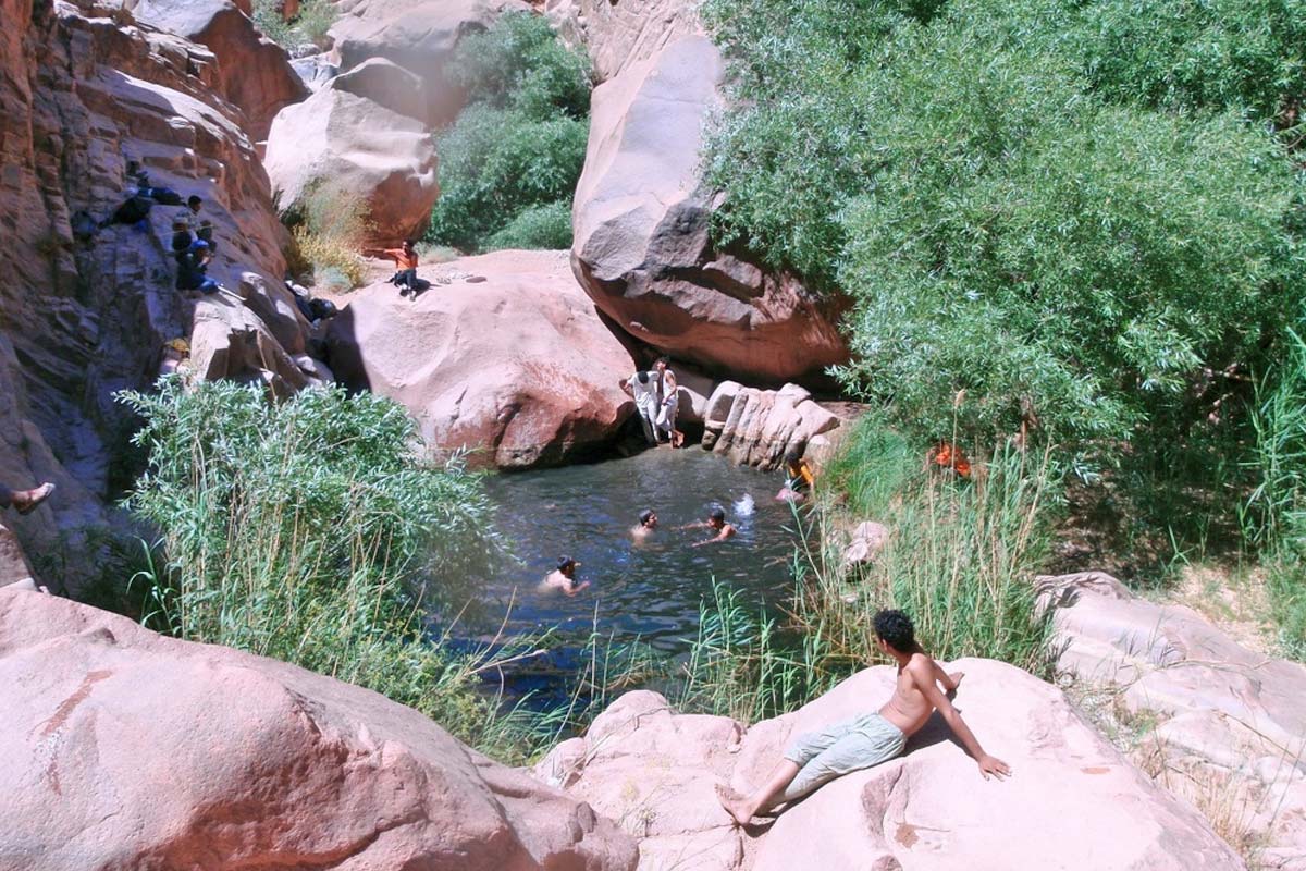 hiking and trekking in the Sinai mountains