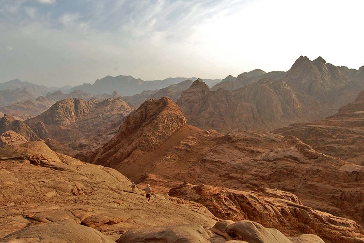 hiking and trekking in the Sinai mountains