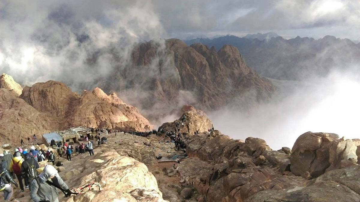 Hiking and trekking Mount Sinai