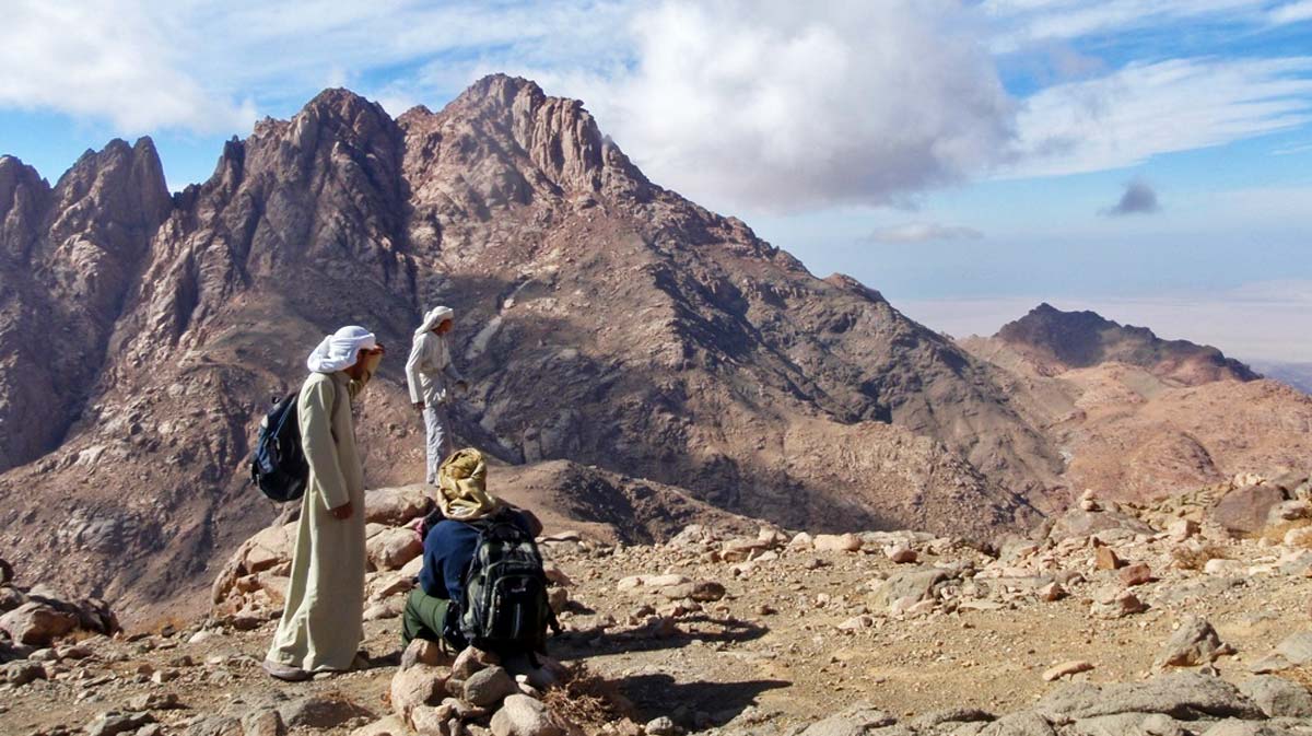 Hiking and trekking Mount Sinai