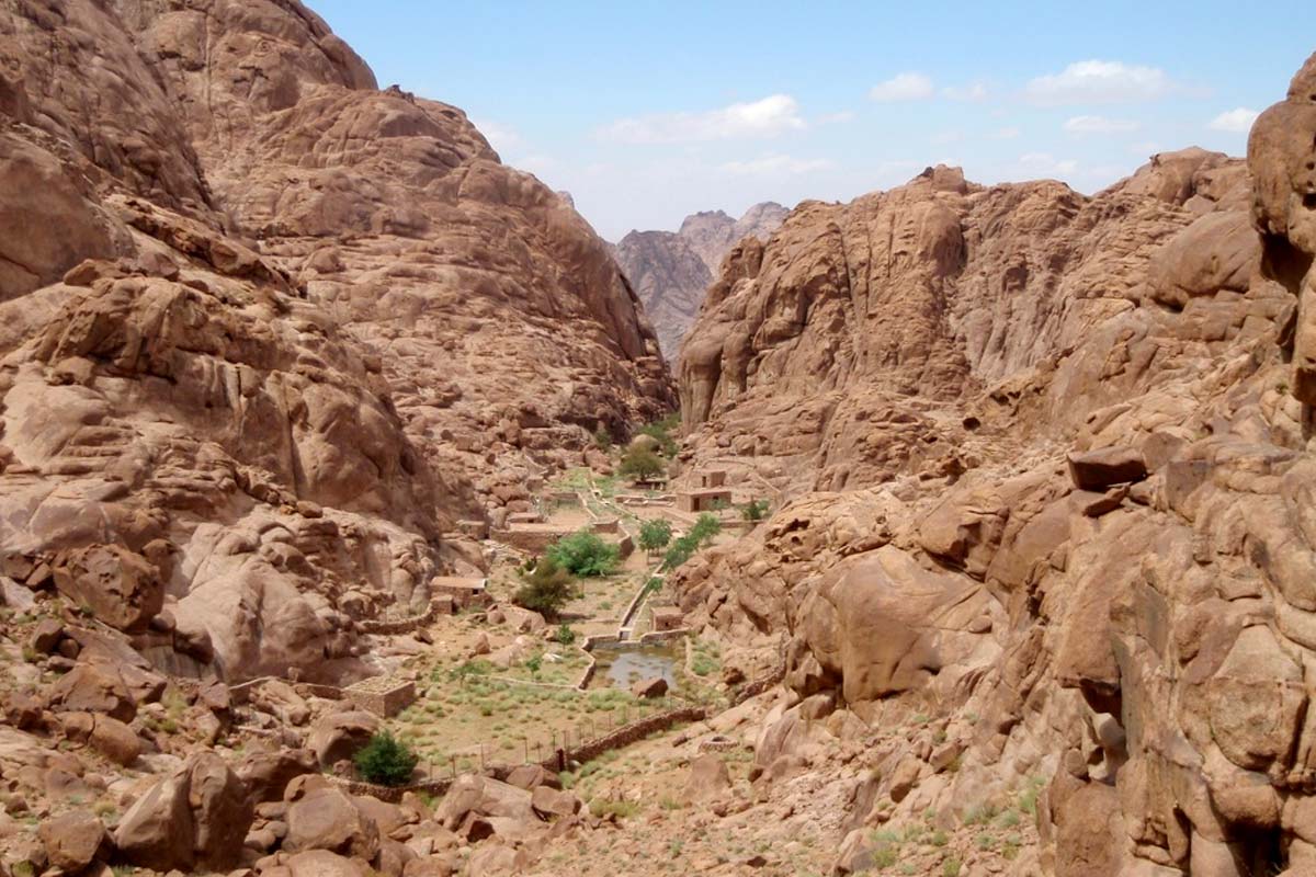 yoga and meditation in the Sinai mountains